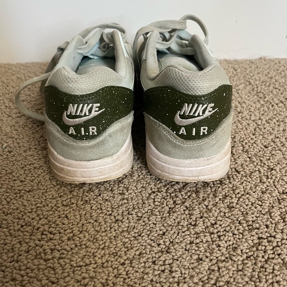 Nike Airs - Picture 2 of 2